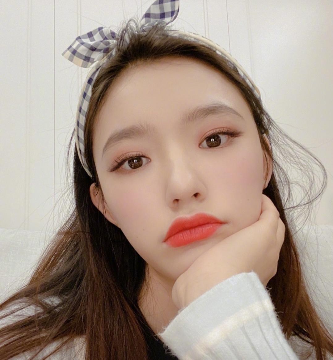 美人鱼被70岁老头看上,美人鱼与男朋友约会结果暴露身份