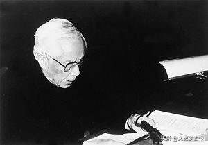 他是中科院院士，物理学宗师巨匠，曾任北大校长，后官至副国级