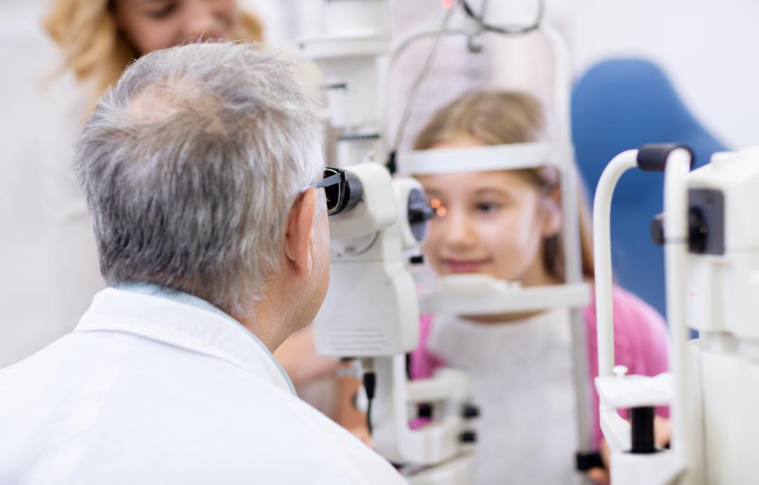 网上配学生近视眼镜哪家比较好,医院验的光可以直接网上配眼镜吗