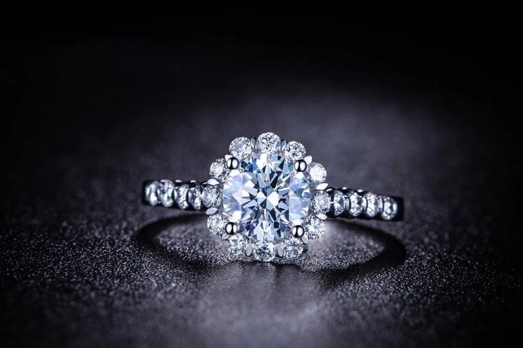 买钻石要看哪些参数,买钻石看什么重要一点