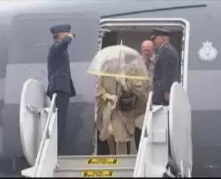 一把雨伞就要10万元,一把雨伞几十万值得看吗