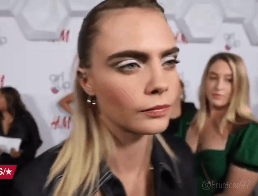 甜!英国贵族超模爱上美国女演员,机场热吻,狂撒狗粮