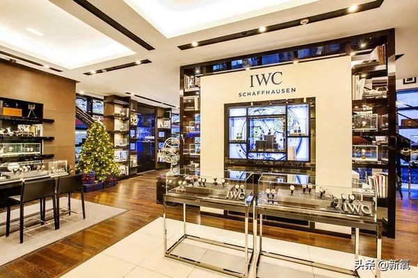 拿鼻孔看人的鼻子,奢侈品sales一般在美国能挣多少钱