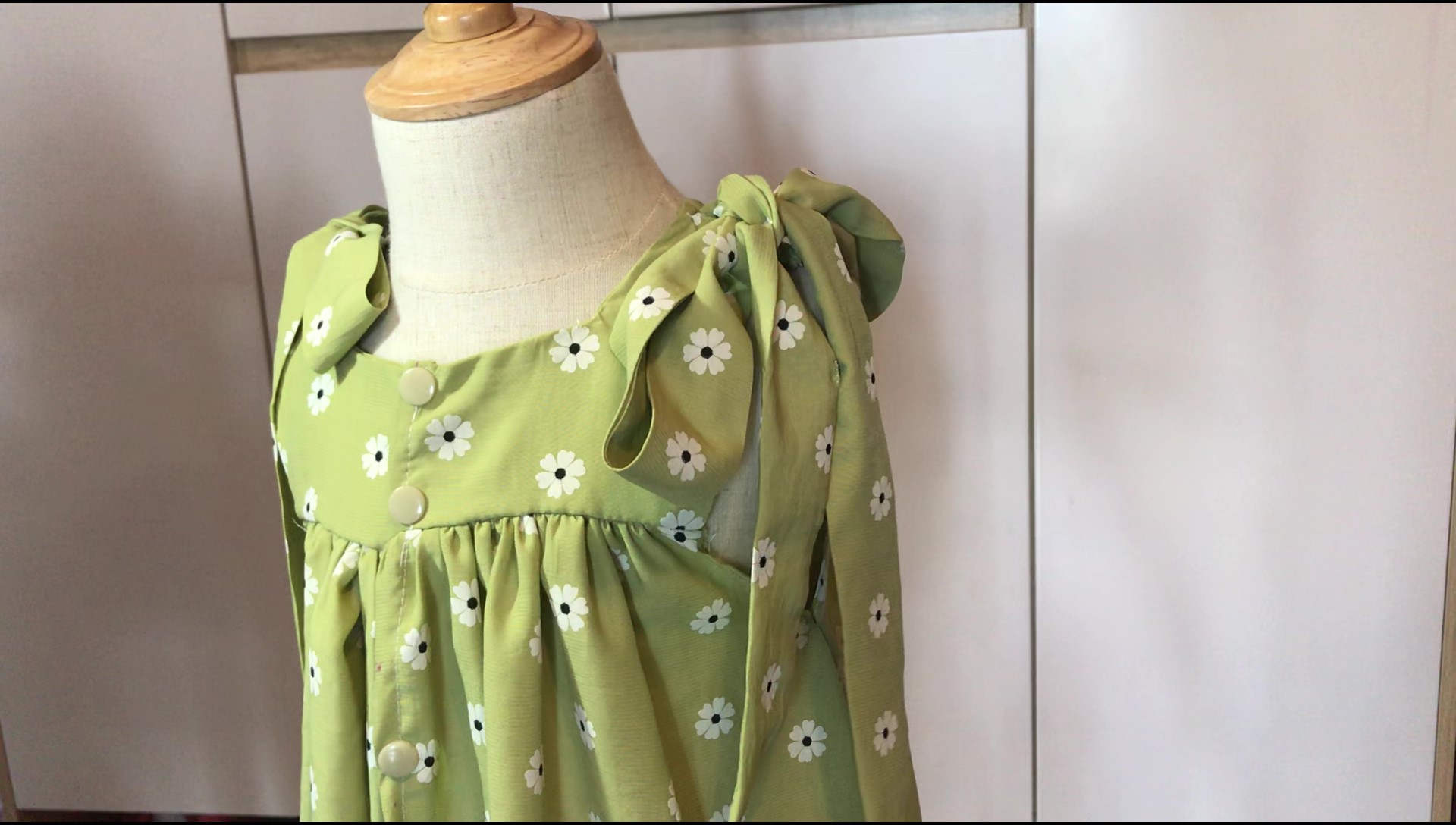 扭结款连衣裙怎么缝纫,扭结连衣裙缝纫教程