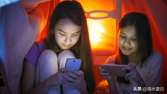 白岩松让孩子吃三种苦的育儿观,白岩松关于李振霞育儿的演讲视频