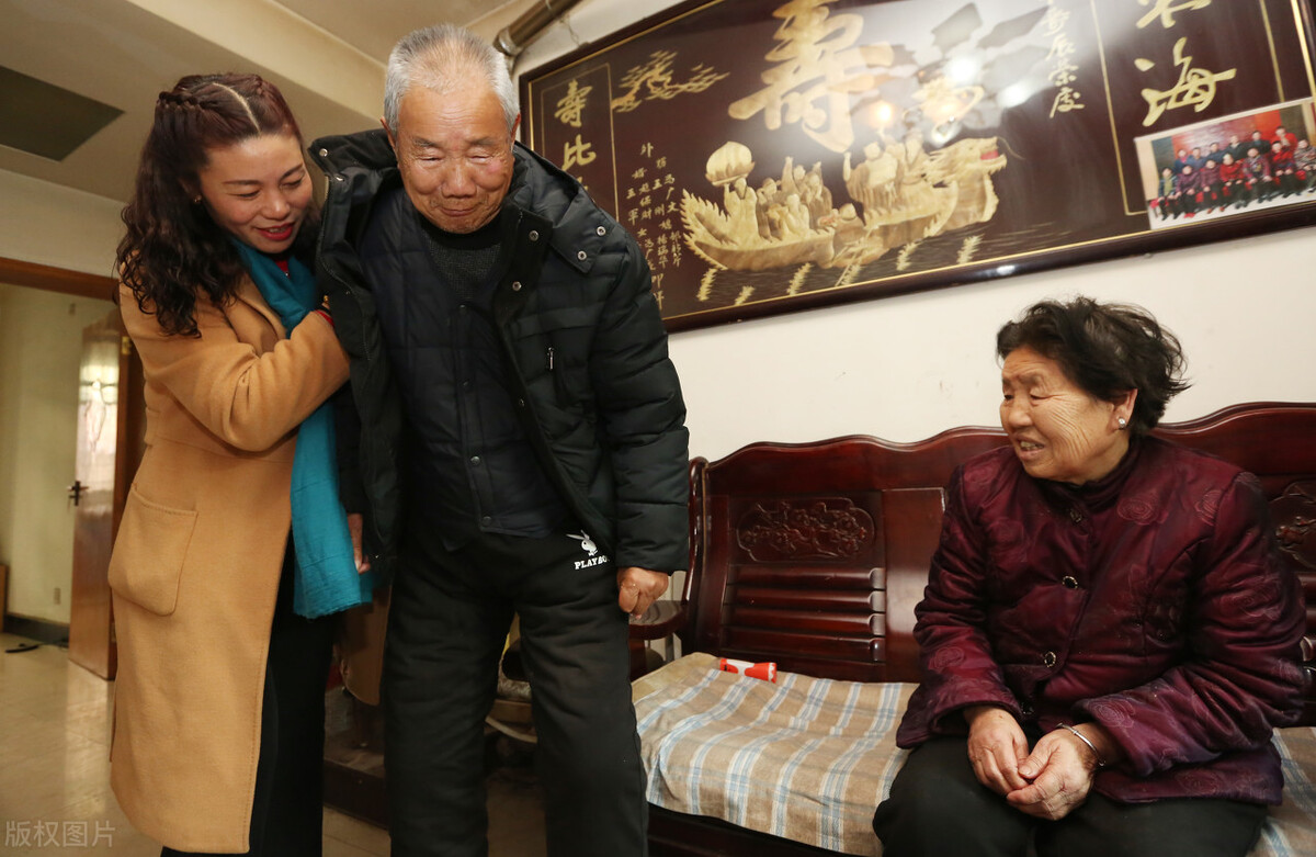 老人得了重病该不该继续治,老人年纪大了重病要不要治疗