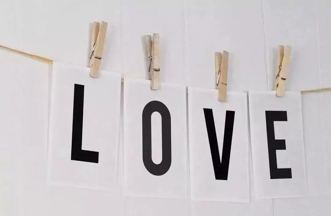 他爱不爱你看他的手机就知道,他爱不爱你看他身边的人就知道了