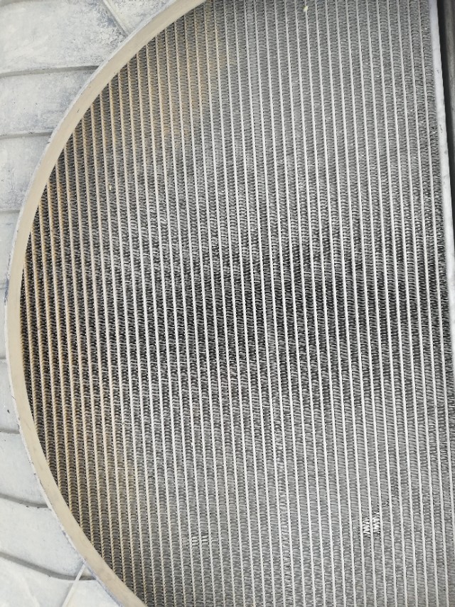 汽车空调冷风不臭热风臭怎么回事,车空调刚打开时有异味一会就好了