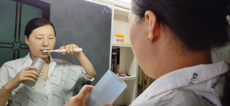 便携随行洗漱收纳二合一,紫外线洗漱