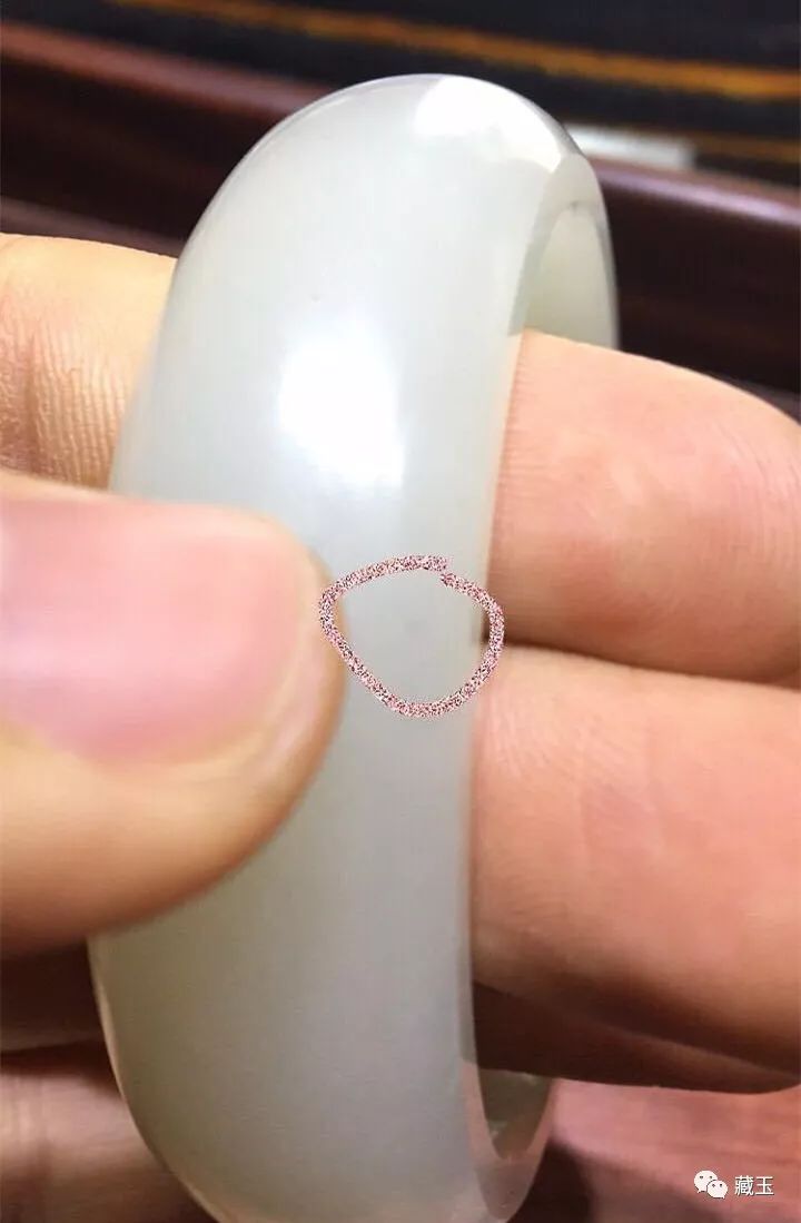 他用两年的时间,结缘一条和田玉手镯!