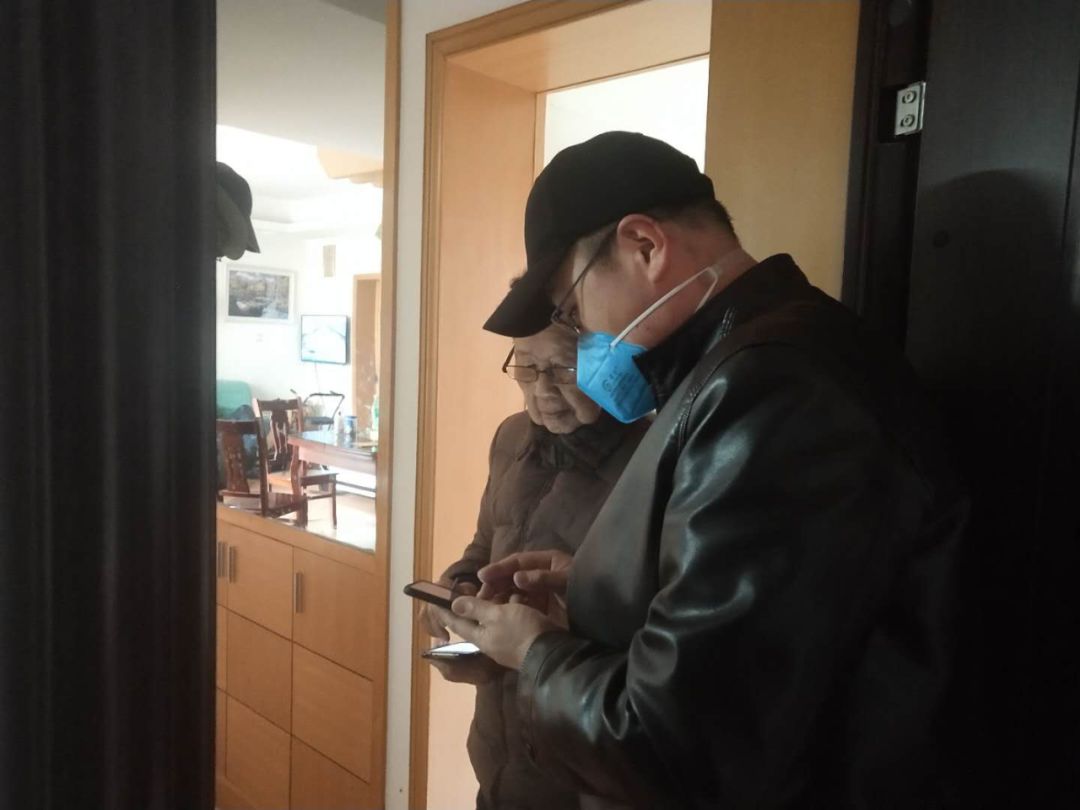 慢性病药品缺不得、独居老人不会用手机支付……这些困难都有人接棒