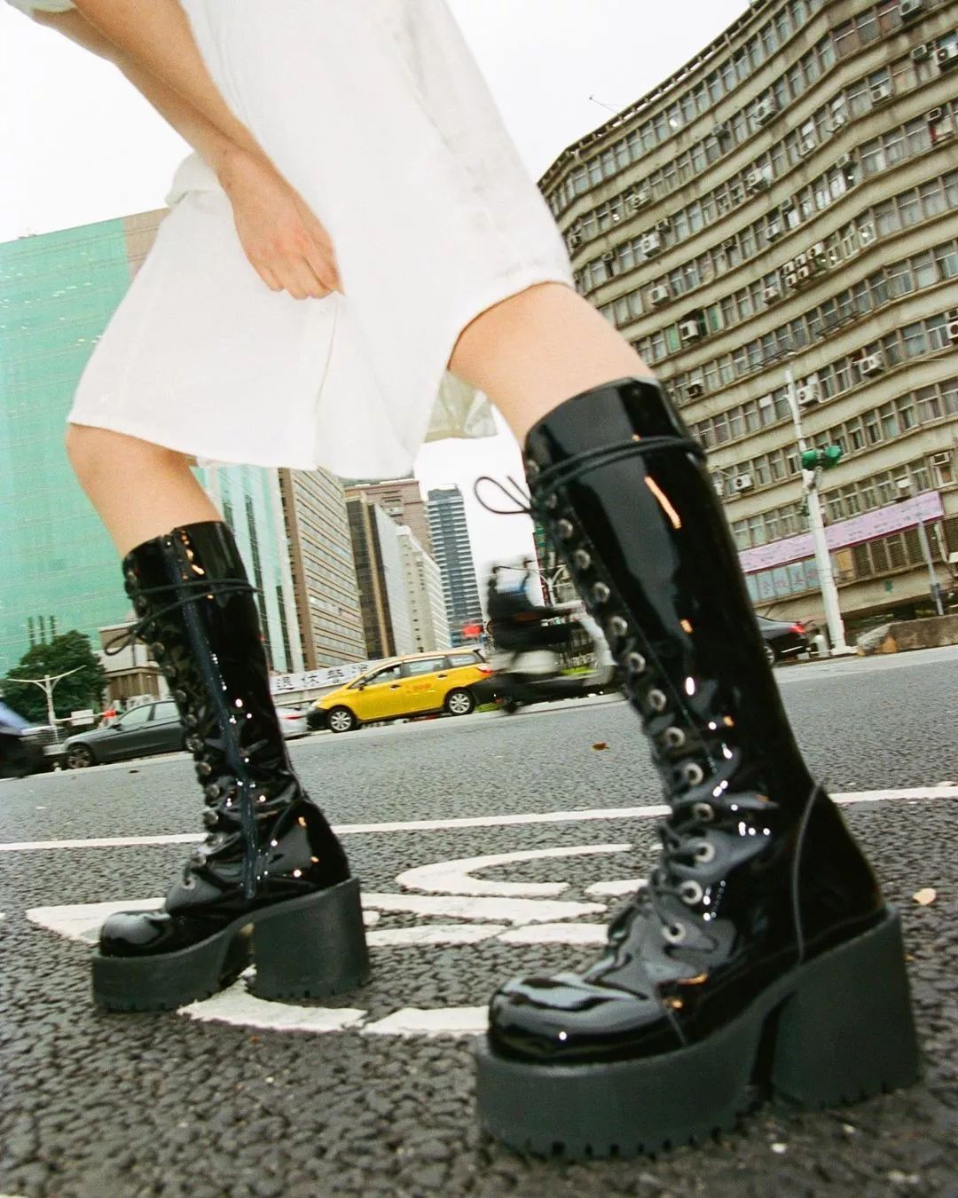 宋妍霏阿迪达斯丝带鞋,宋妍霏阿迪达斯鞋子