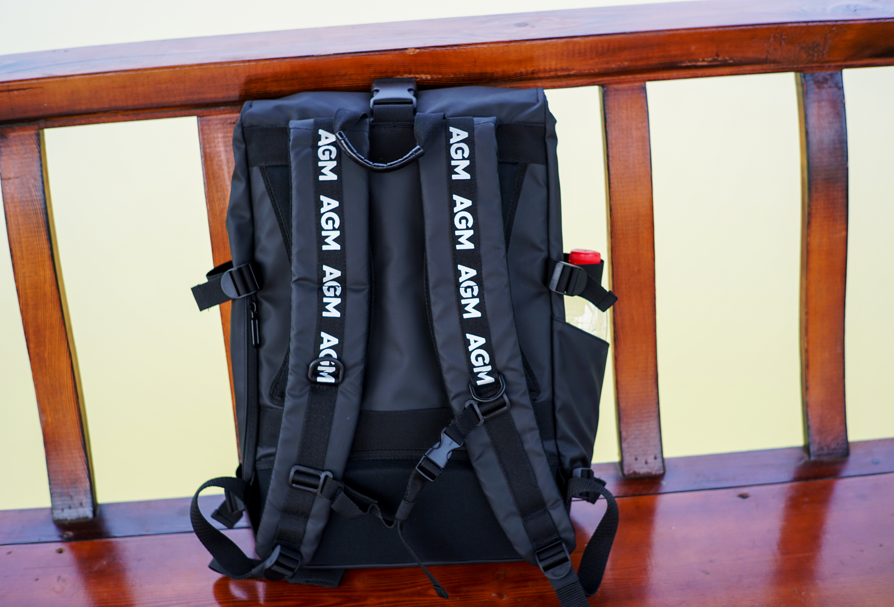 简约出行，必备舒适大容量双肩包，拥有AGM双肩包的重要性