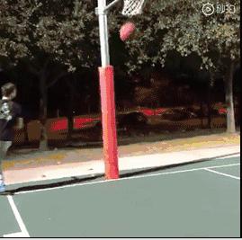 欧文风骚变向撕裂防守,欧文变向过的球星