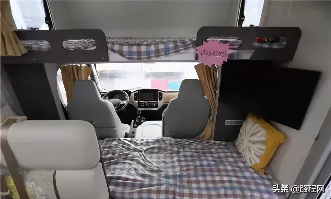 华居江铃轻卡房车,江铃700匹轻卡房车