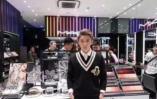 李佳琦与付鹏仍有商业关联,李佳琦和付鹏现在是合伙人吗