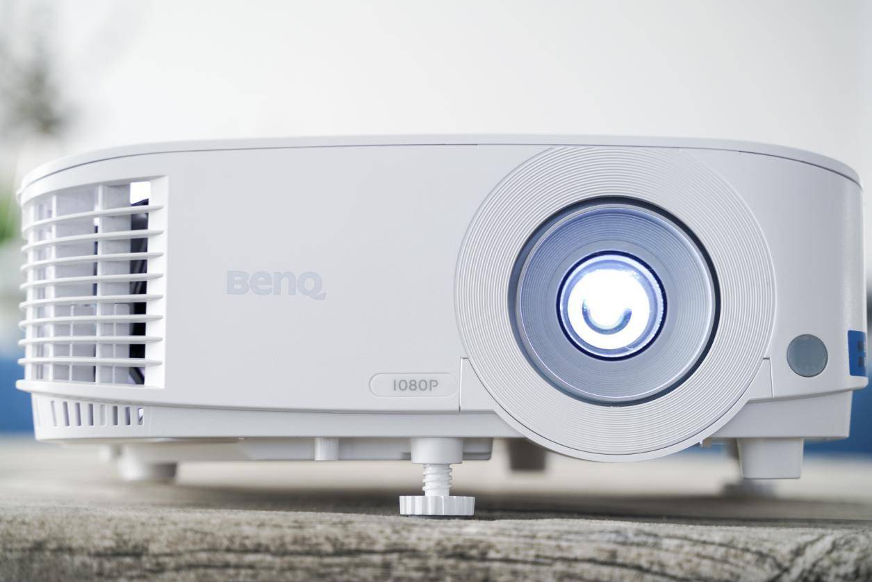 明基商务投影推荐办公白天可投,明基智能商务投影仪e520