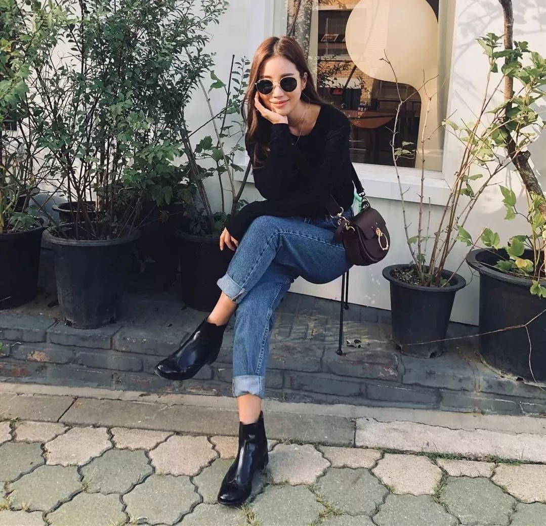 靴子裤子今年最流行的穿搭,裤子靴子秋冬这样穿时髦又保暖