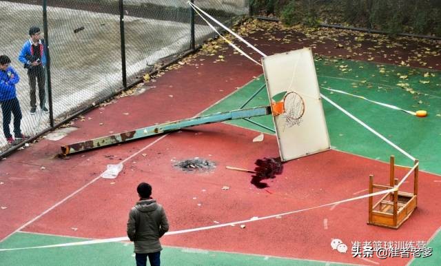 学生打篮球起争执被家长砍死,湖南中学生篮球打架