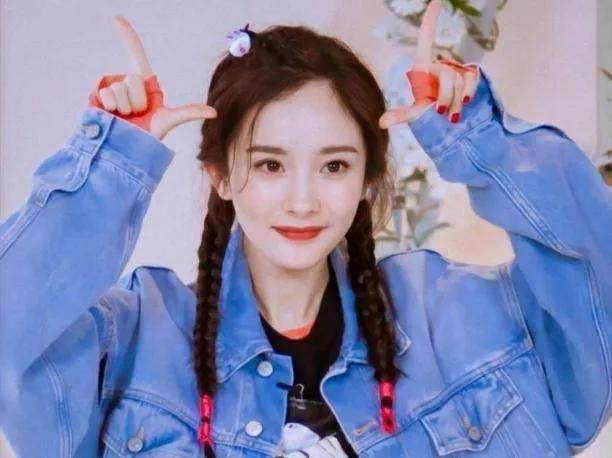 杨幂vs李小璐,杨幂和李小璐的照片对比