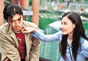 谢霆锋十几岁就喜欢王菲吗,谢霆锋14岁唱的歌