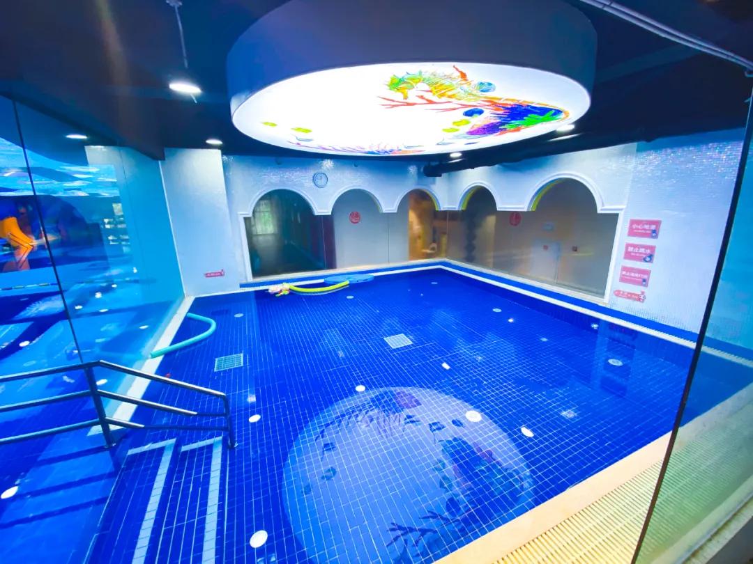 和娃一起学游泳,这家亲子游泳馆真的适合遛娃