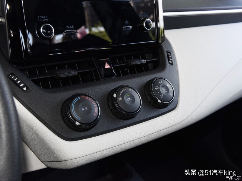 卡罗拉雷凌低配落地多少钱,卡罗拉与雷凌哪个性价比高