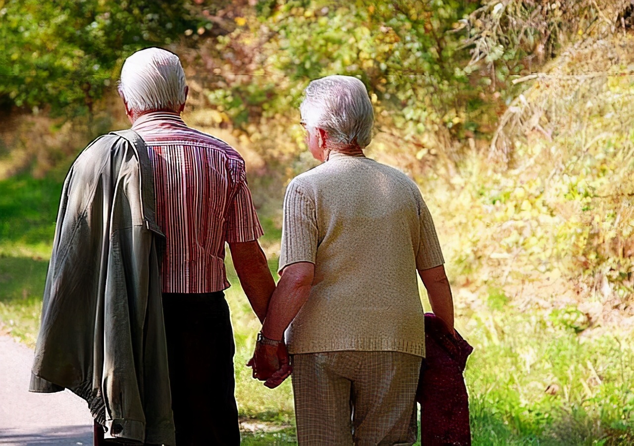 选择丁克的夫妻后来过得怎么样,一生无子的丁克夫妻晚年过得怎样