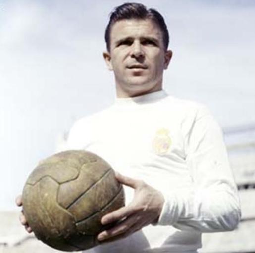 759球，新世界足坛射手王诞生，超越贝利，连续15个赛季进球上双