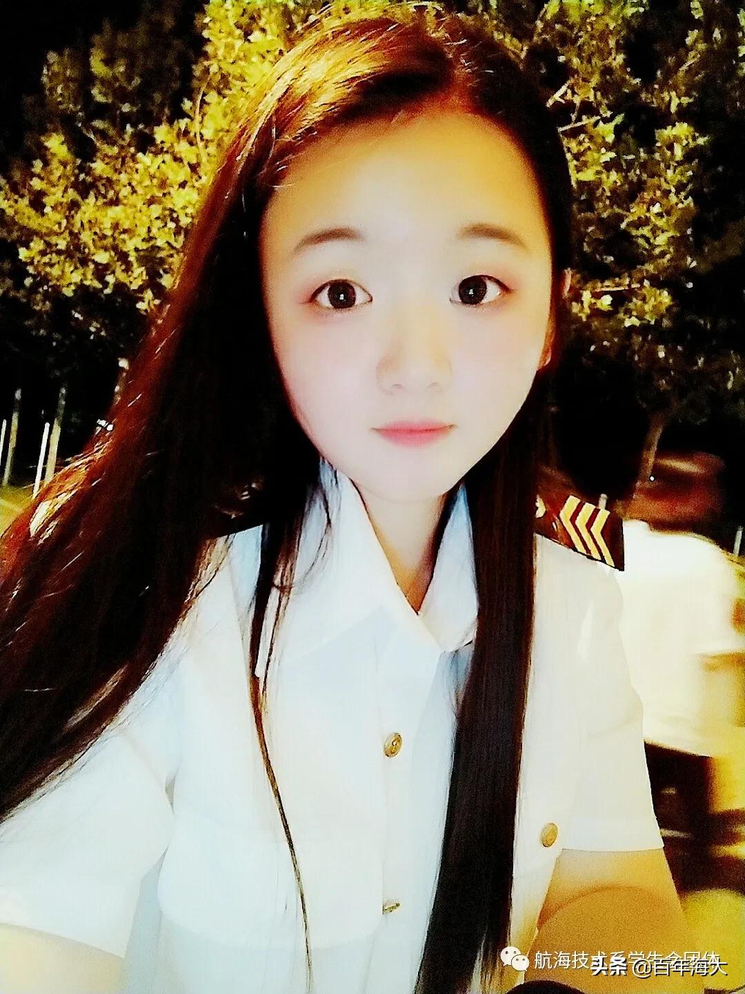 这个小妮不简单,乡下丫头不简单