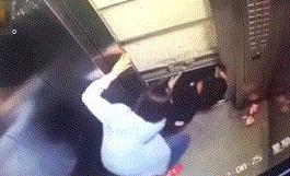 电梯35楼急速下坠女子教科书自救,电梯急速下坠的时候往上跳一下