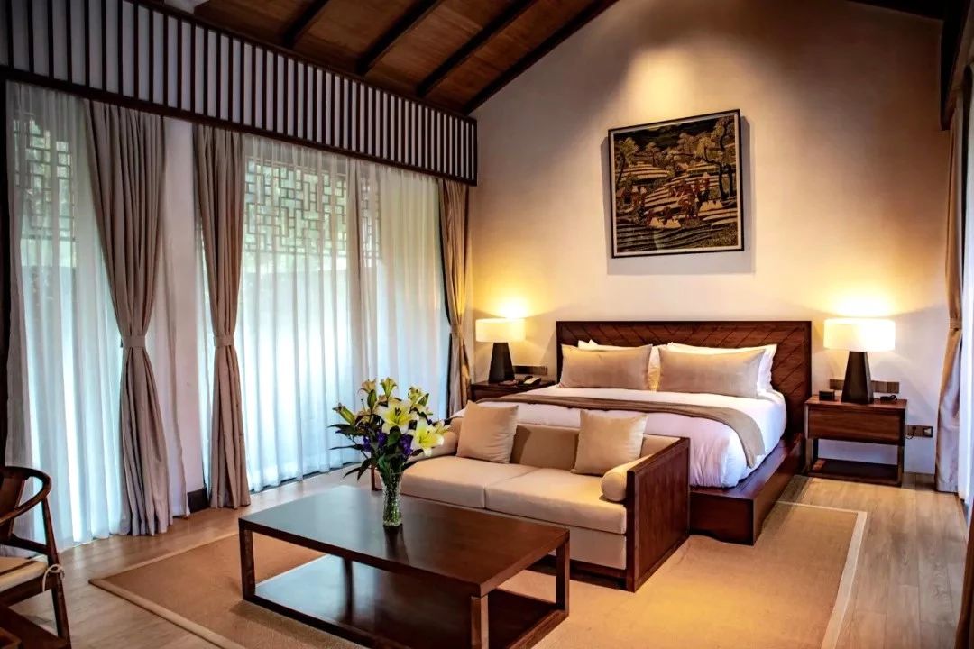 闃虫湐棣欐鍗庤嫻搴﹀亣閰掑簵,棣欐鍗庤嫻閰掑簵闃虫湐