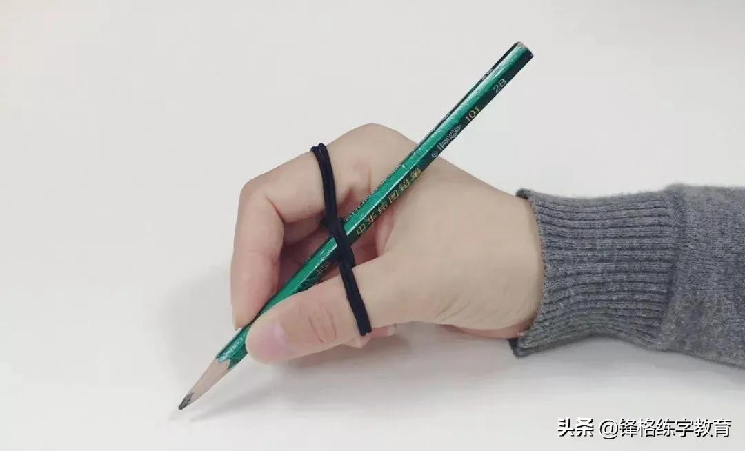 孩子握笔姿势不正确怎样可以矫正,如何有效纠正孩子的握笔姿势