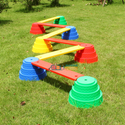 如何打造幼儿园户外活动环境,如何完善幼儿园户外体育活动设施