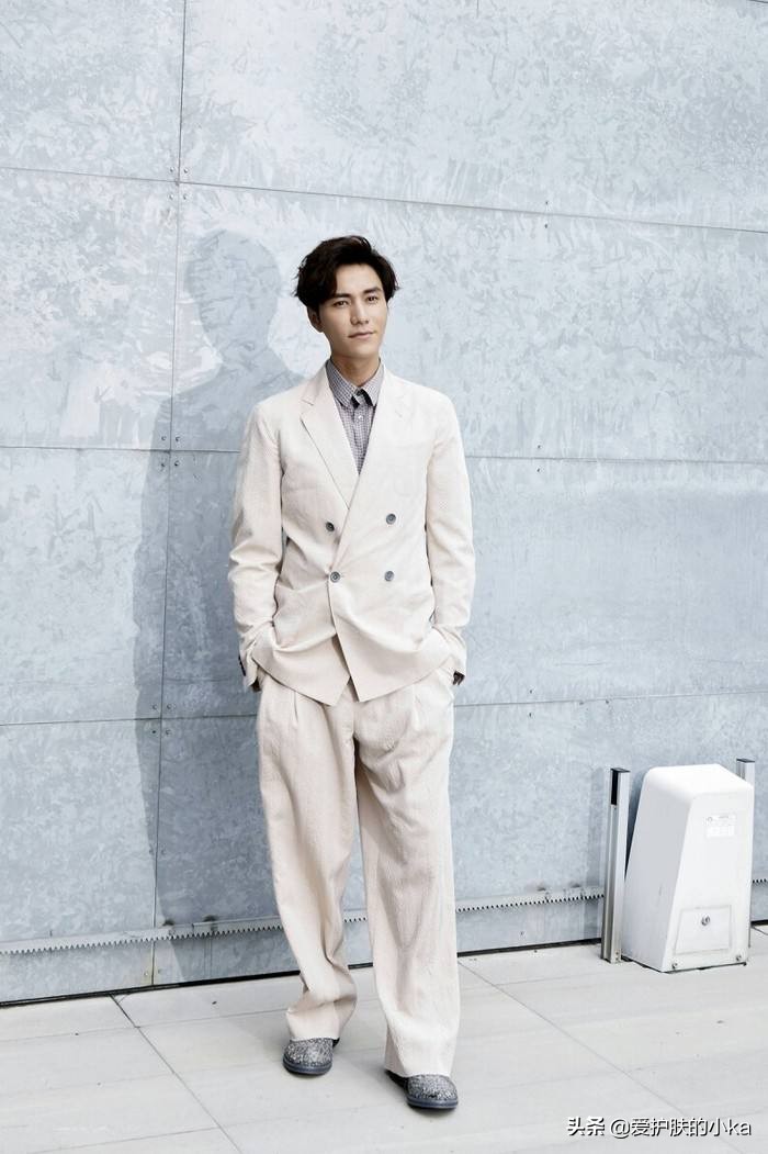 陈坤的穿搭,陈坤穿黑色卫衣好看