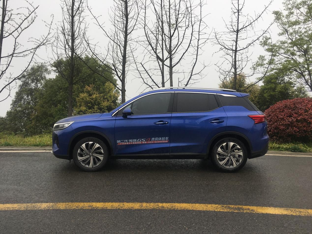 新款广汽传祺gs4试驾爬坡,山城爬坡开车