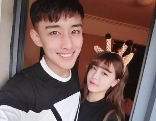 韩安冉变形计是和哪个男生谈恋爱,韩安冉上变形计前整过容吗