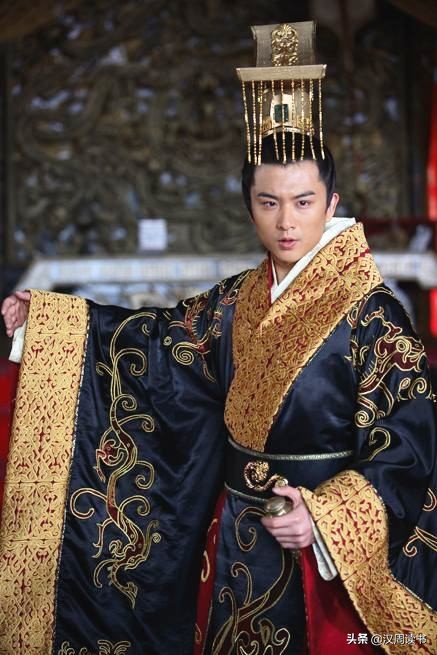 皇帝衣袍演变,各个朝代皇帝穿什么颜色衣服