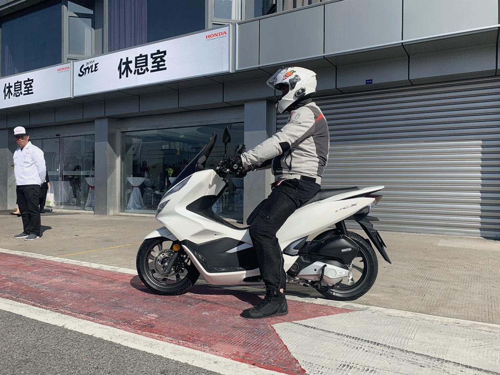 本田踏板摩托车pcx160多少钱,大踏板本田pcx多少钱