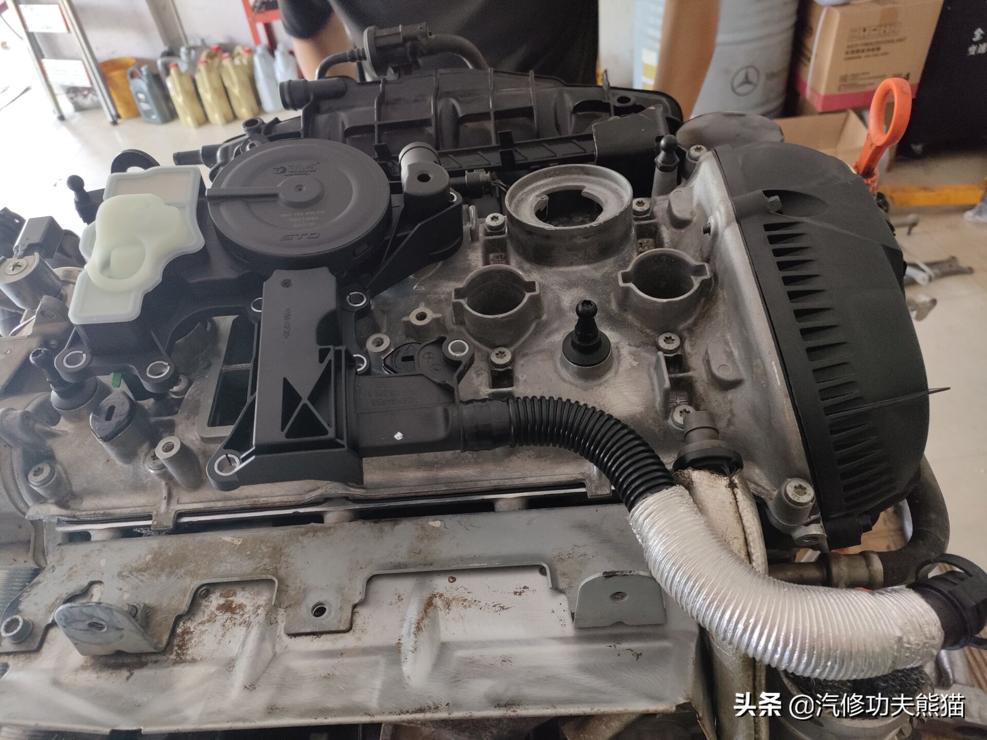 老途观发动机漏油维修,老途观涡轮增压器漏油维修多钱