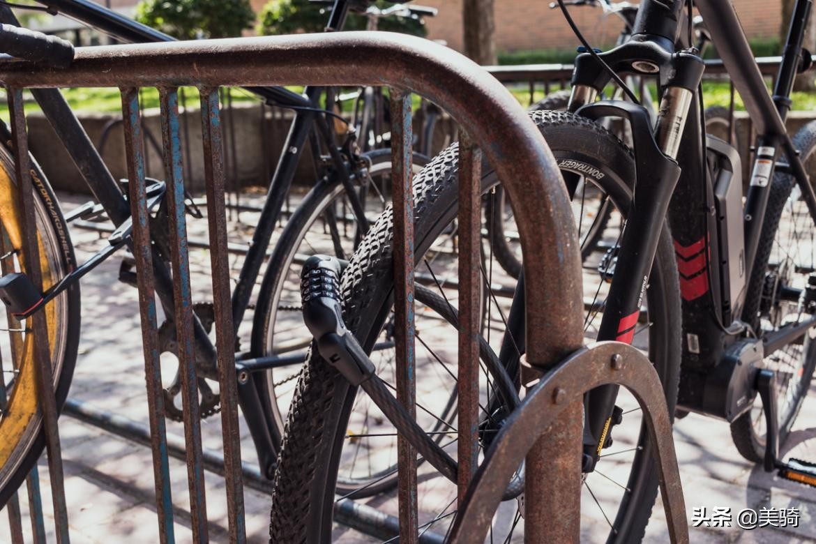 车不离身,行车过程中如何锁车