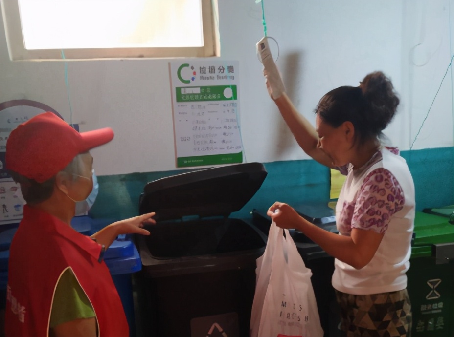 和平里垃圾分类进行时,社区中山西路垃圾分类