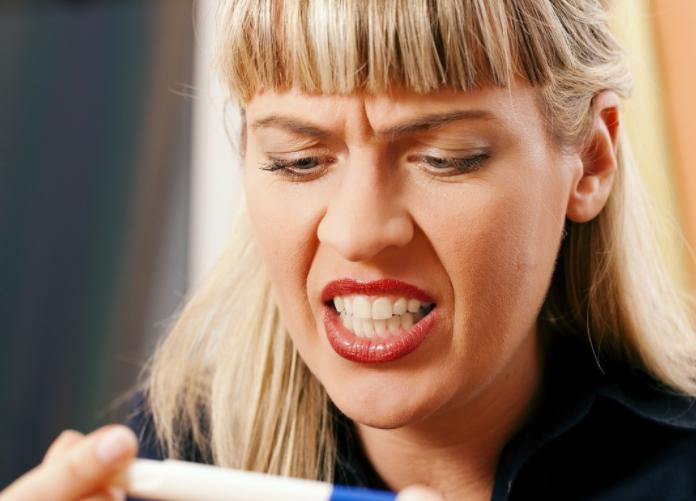 宫外孕影响夫妻感情,女人宫外孕和男人这个习惯有关