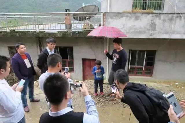 小马云被抛弃后现状,小马云遭解约