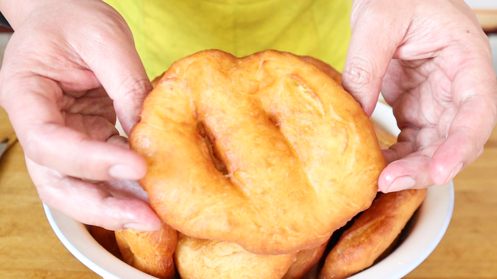 炸油饼正确和面配方,炸油饼做法和面技巧