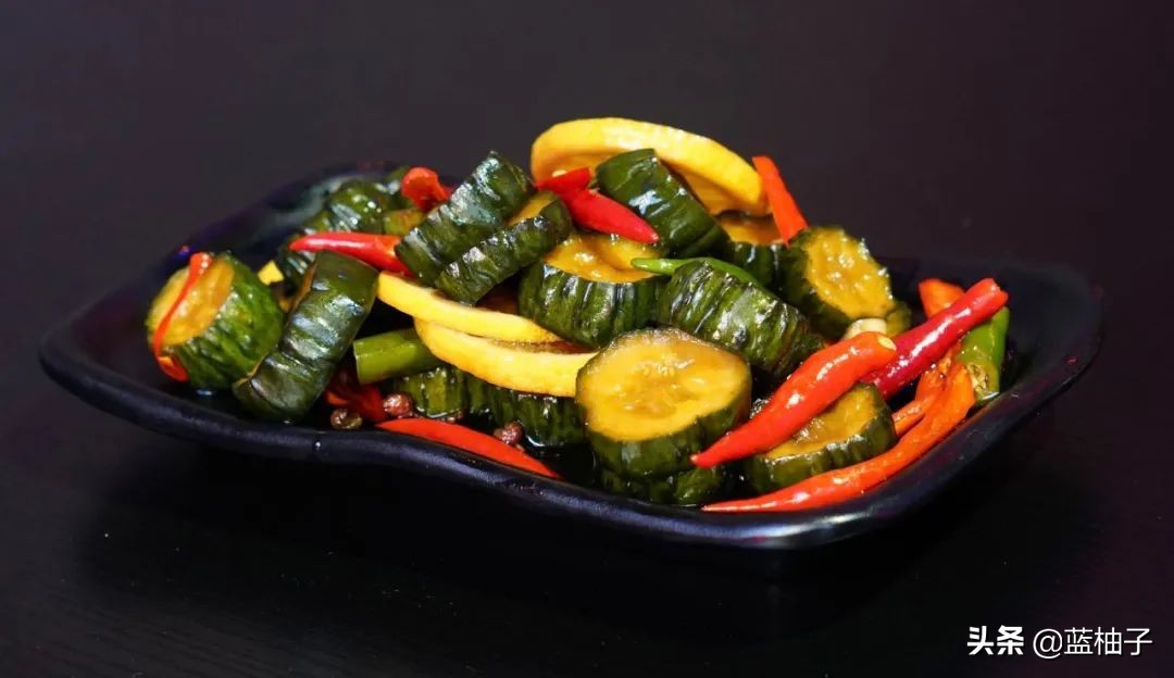 不油的炸串，比烧烤更嫩，比火锅更入味，从素到肉炸嘛嘛香，好吃