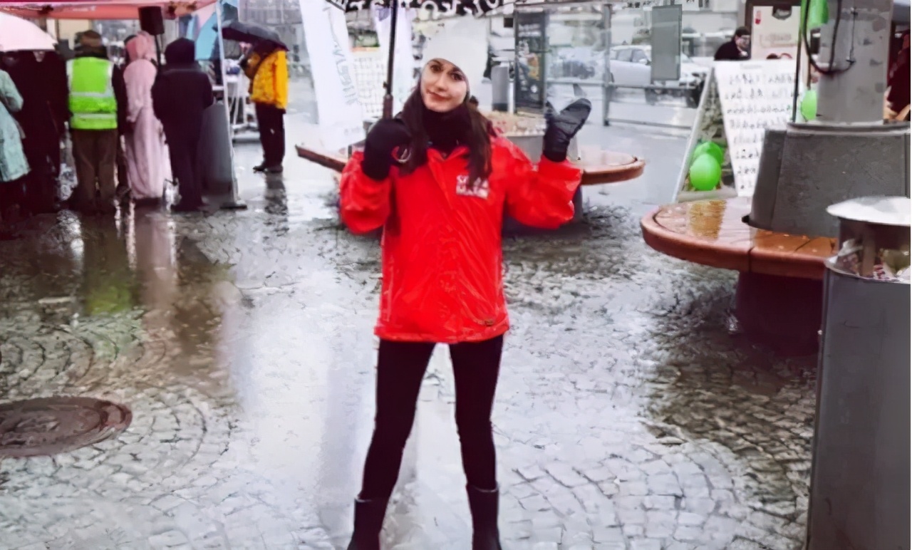 芬兰女总理拍露胸写真被喷辱国！她凭什么成为世界最年轻女总理？