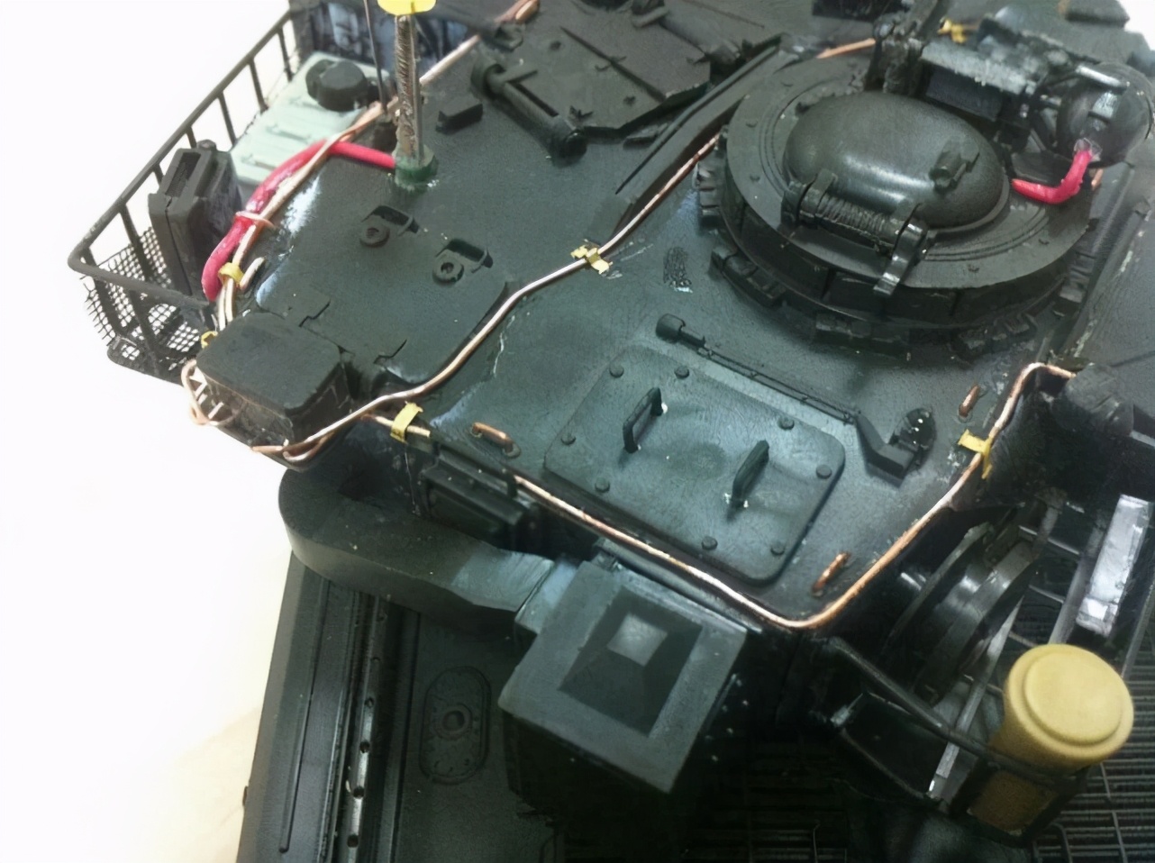 如何做逼真的坦克,怎么做坦克模型不要遥控