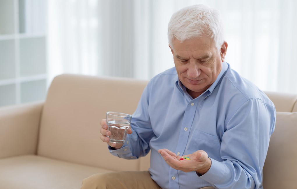 有颈动脉斑块能长期吃他汀类药吗,颈动脉有斑块需要长期吃他汀药吗