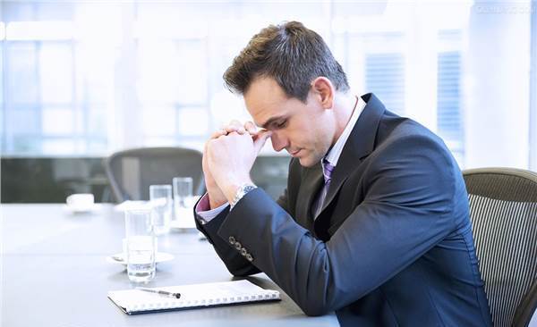 手脚出现水泡还发痒,天热手脚起水泡是怎么回事